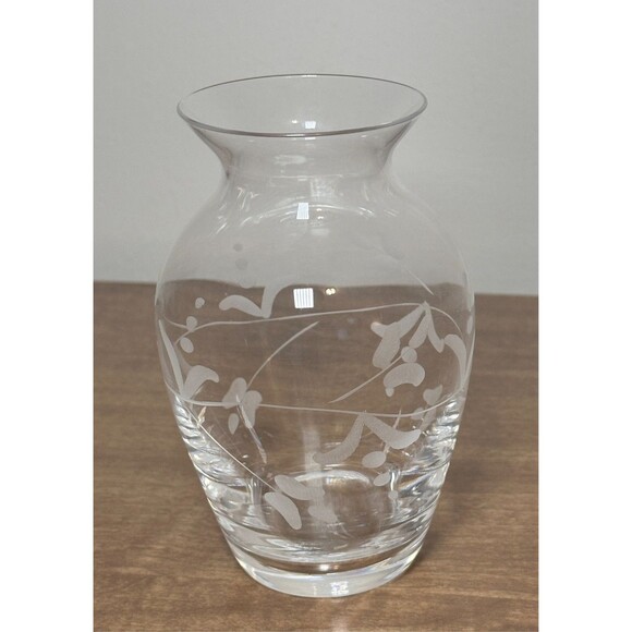 Genuine Lead Crystal Hand-Cut Made in Italy 4.5" Tall Floral Etched Vase ** - Picture 4 of 8